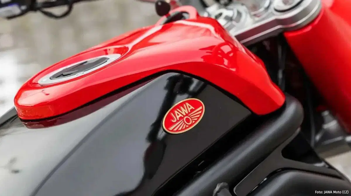 Jawa 730 Twin: café racer neoclassico ceco pronto al debutto nel 2026 (8)