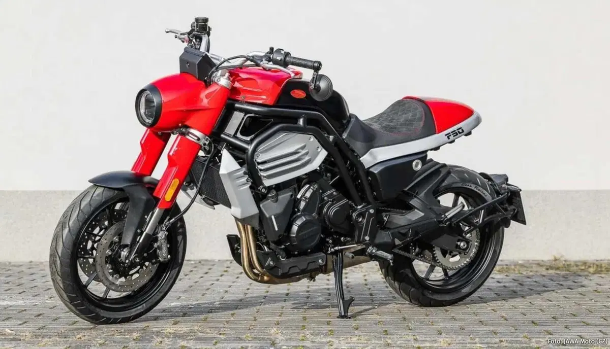 Jawa 730 Twin: café racer neoclassico ceco pronto al debutto nel 2026 (11)