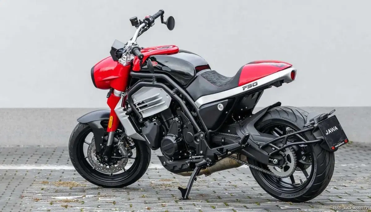 Jawa 730 Twin: café racer neoclassico ceco pronto al debutto nel 2026 (12)