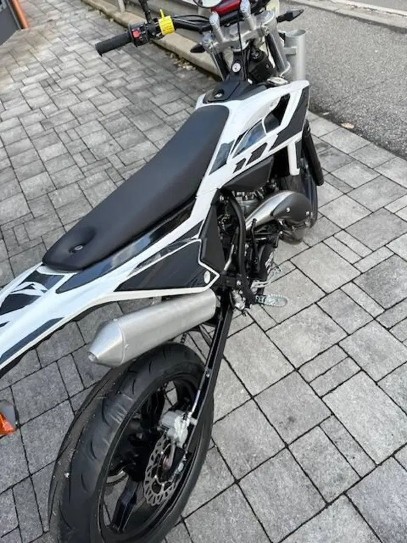Betamotor RR 50 Motard Sport (2021 - 26) (3)