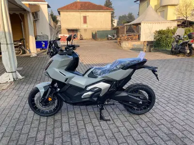 Honda X-ADV 750 (2025 - 26) nuova