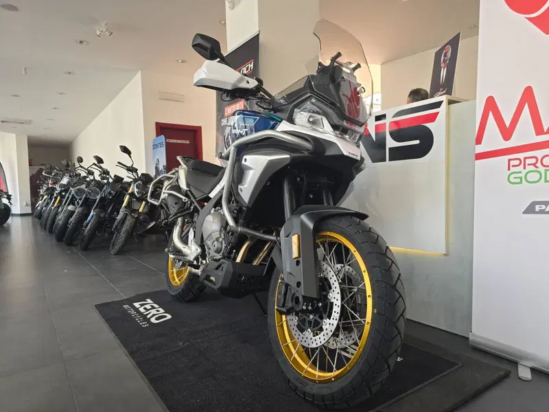 CFMOTO 700MT Adventure (2025 - 26) (2)