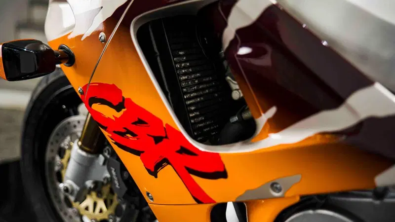 Honda CBR 900 RR (17)