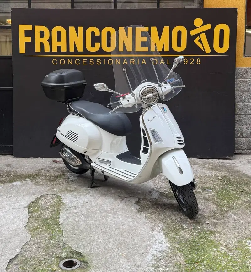 Vespa GTS 300 (2023 - 24)