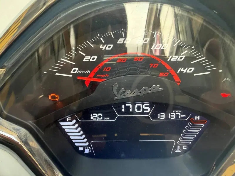 Vespa GTS 300 (2023 - 24) (5)