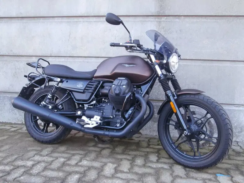 Moto Guzzi V7 III Stone Night Pack (2019 - 20) (7)