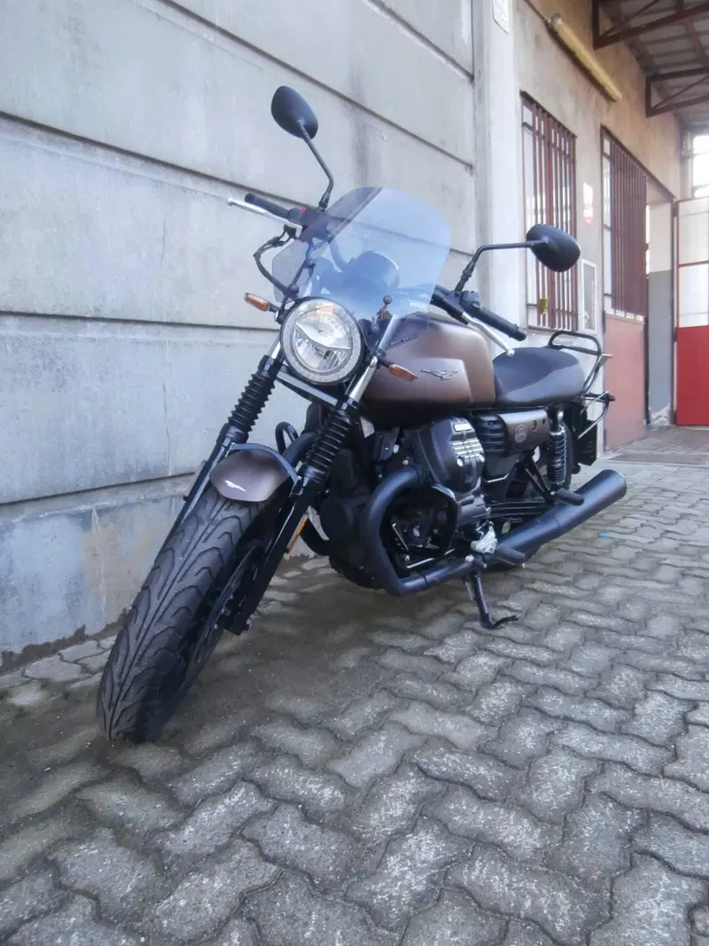 Moto Guzzi V7 III Stone Night Pack (2019 - 20) (8)