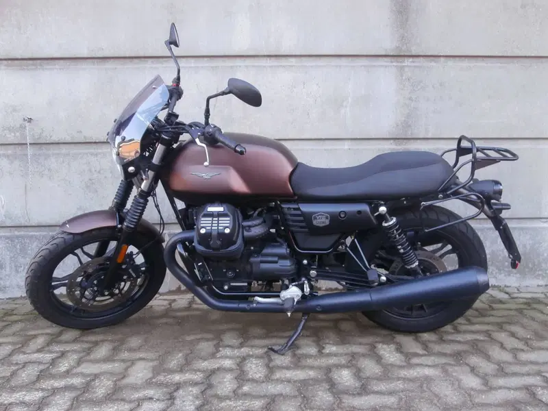 Moto Guzzi V7 III Stone Night Pack (2019 - 20) (5)