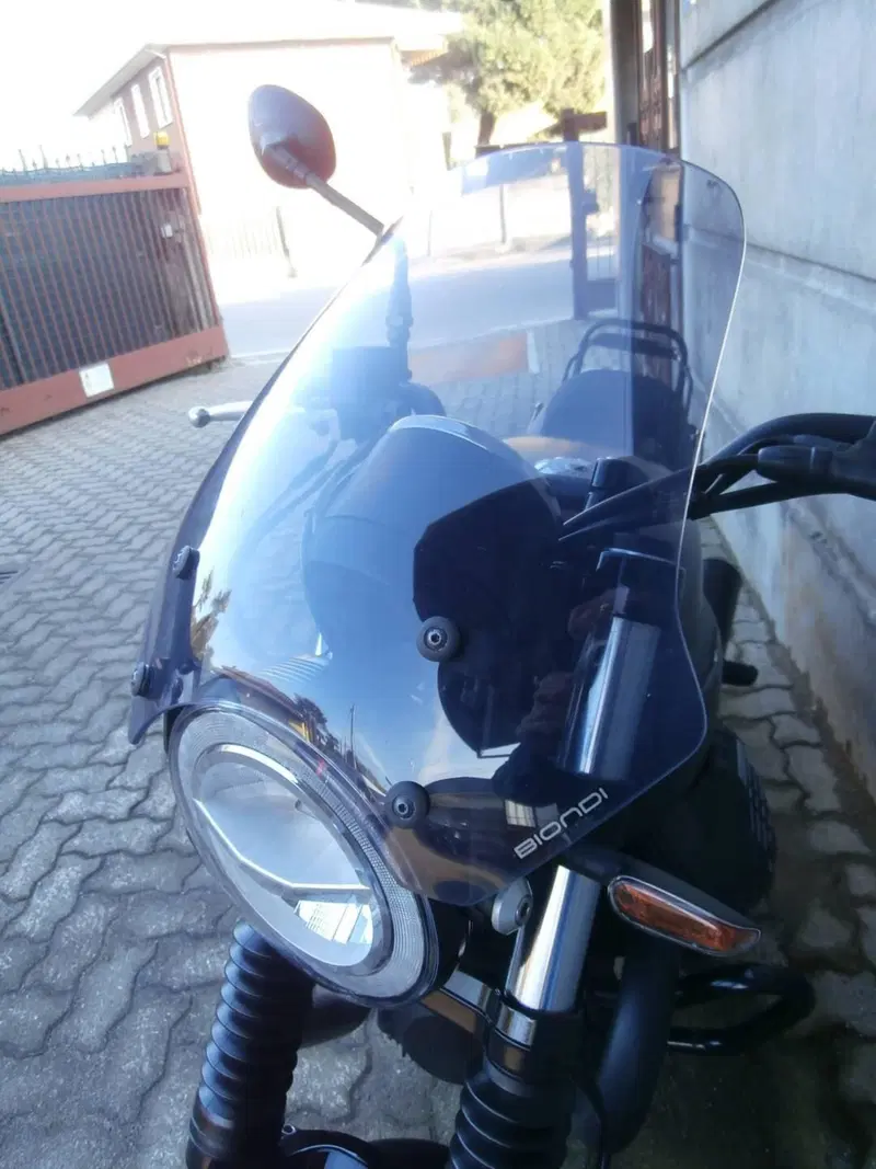 Moto Guzzi V7 III Stone Night Pack (2019 - 20) (13)