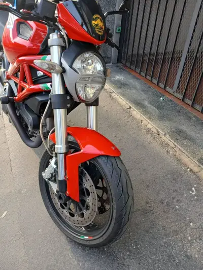 Ducati Monster 696 (2008 - 13) usata