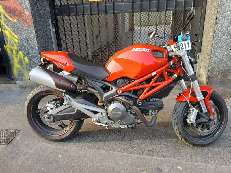 Ducati Monster 696 (2008 - 13) (2)