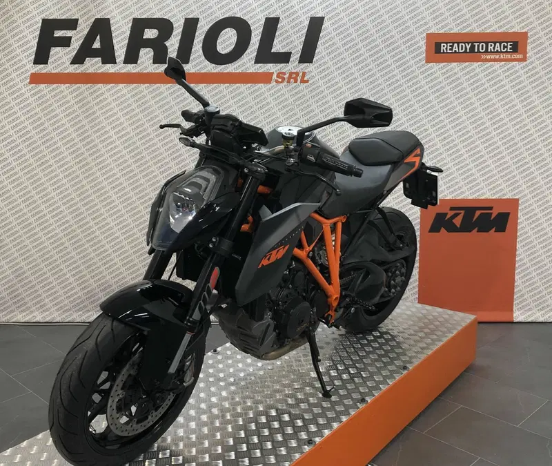 KTM 1290 Super Duke R SE ABS (2016) (5)
