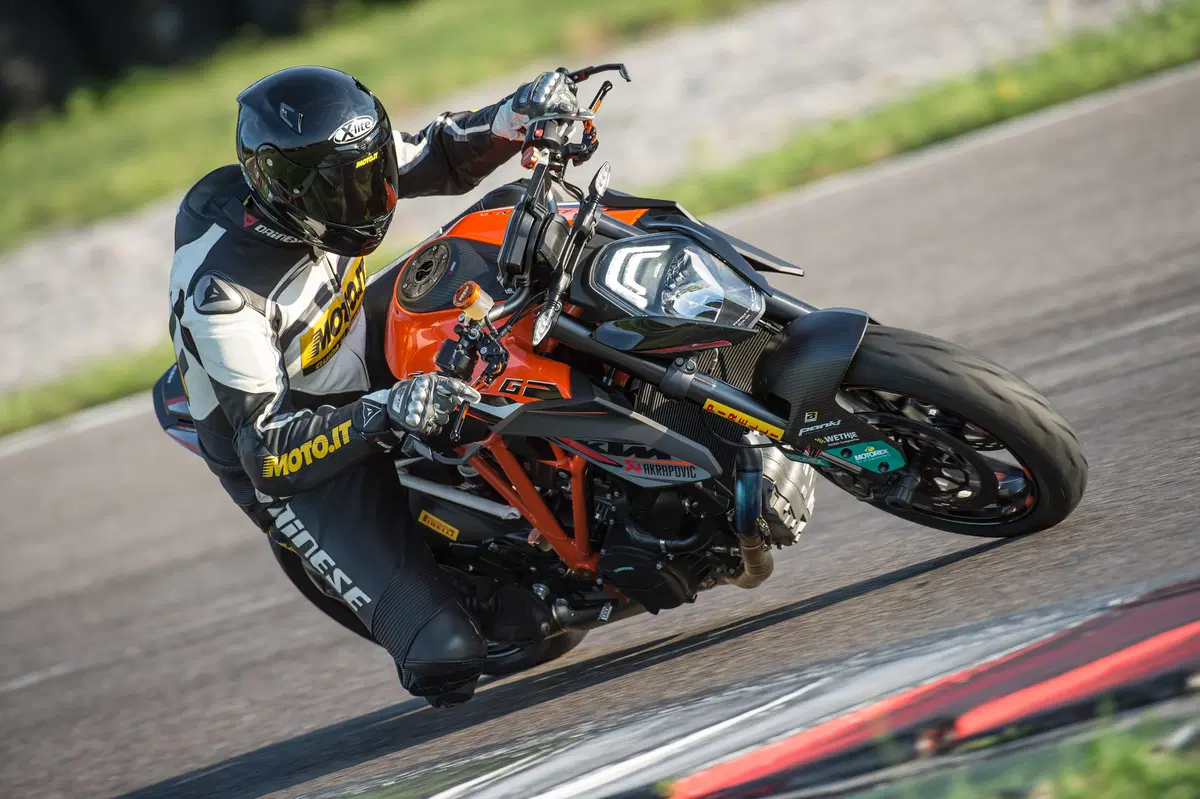 KTM 1290 SuperDuke R Special Powerparts  (4)