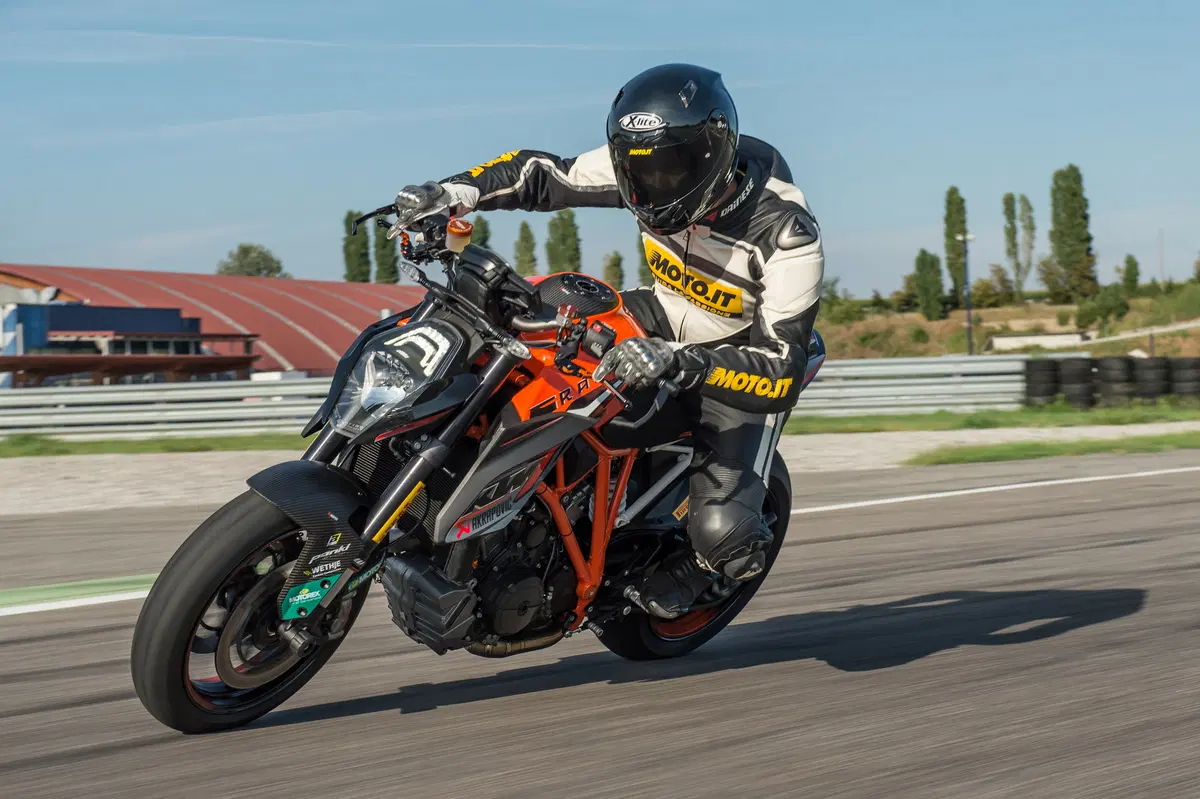 KTM 1290 SuperDuke R Special Powerparts  (5)