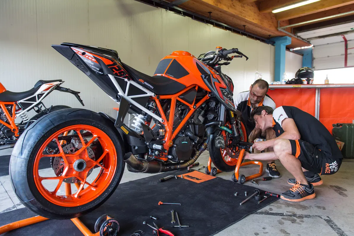KTM 1290 SuperDuke R Special Powerparts 