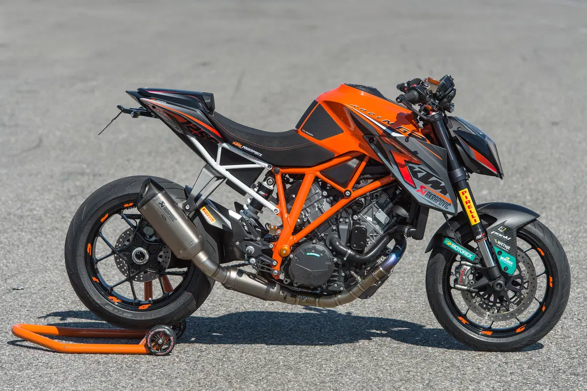 KTM 1290 SuperDuke R Special Powerparts  (6)