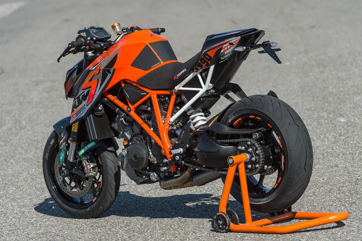KTM 1290 SuperDuke R Special Powerparts  (8)