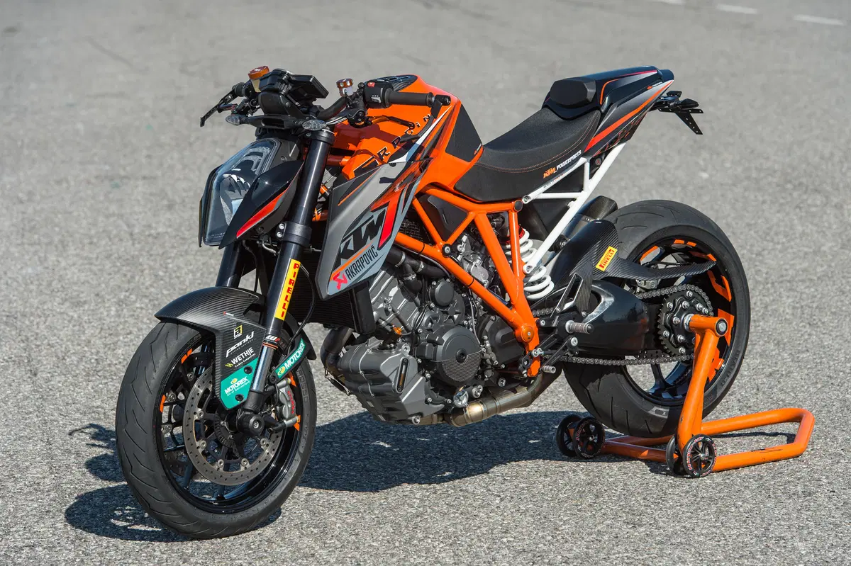 KTM 1290 SuperDuke R Special Powerparts  (9)