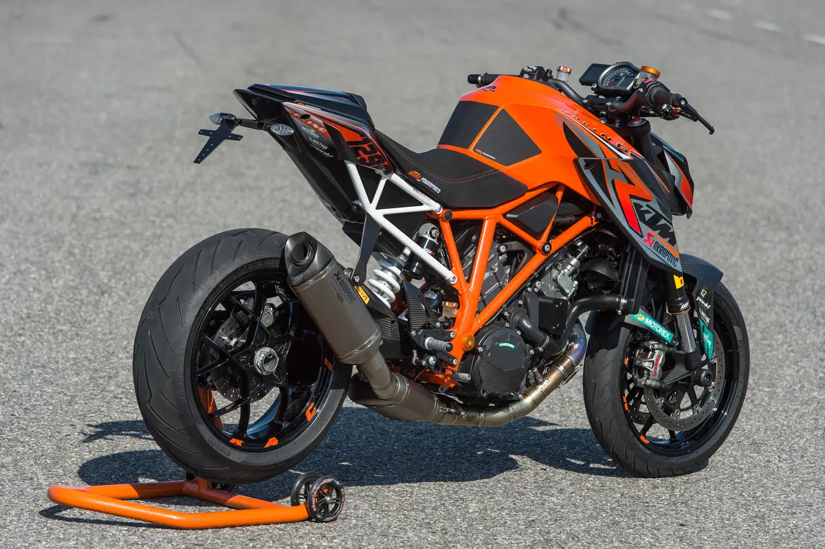 KTM 1290 SuperDuke R Special Powerparts  (4)