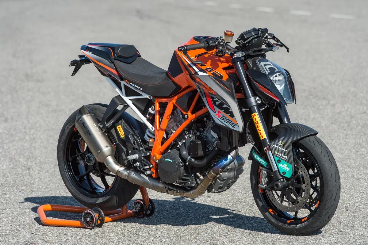 KTM 1290 SuperDuke R Special Powerparts  (5)