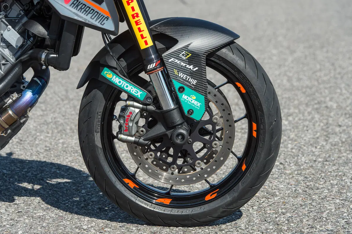 KTM 1290 SuperDuke R Special Powerparts  (10)