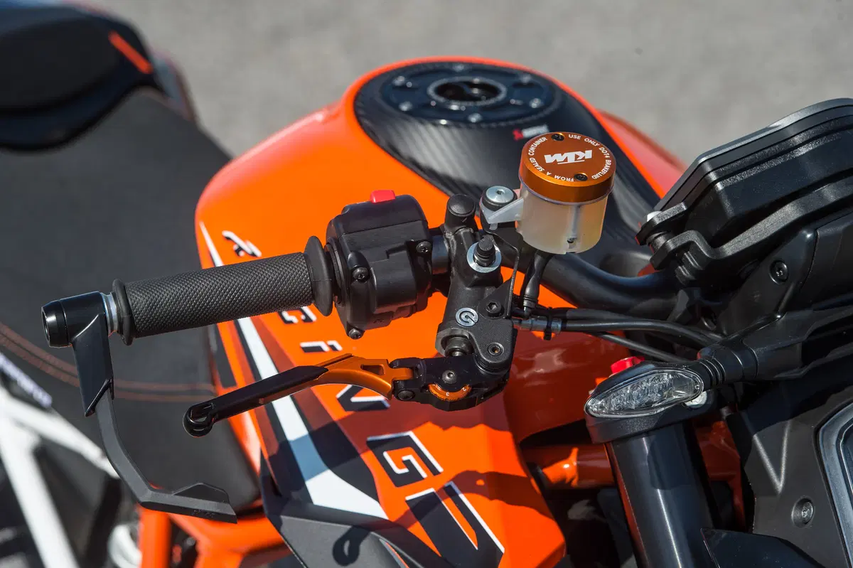 KTM 1290 SuperDuke R Special Powerparts  (11)