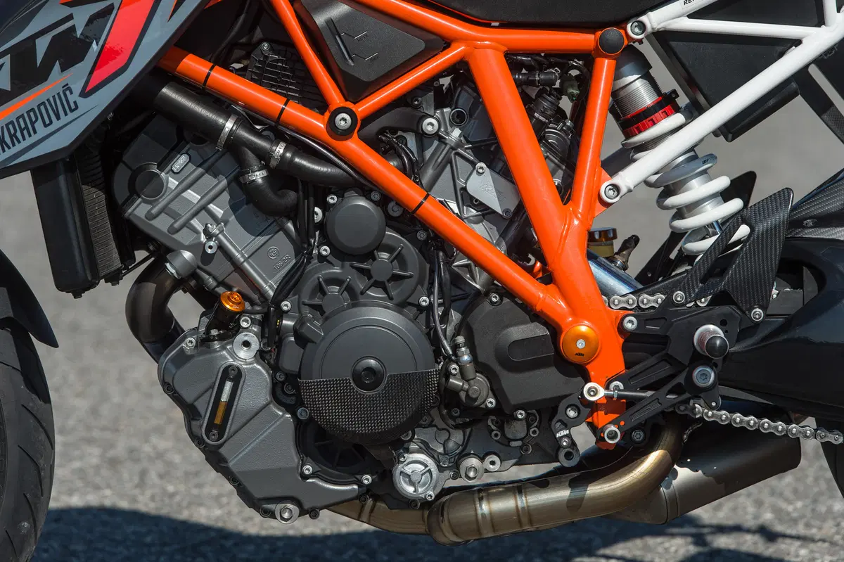 KTM 1290 SuperDuke R Special Powerparts  (15)