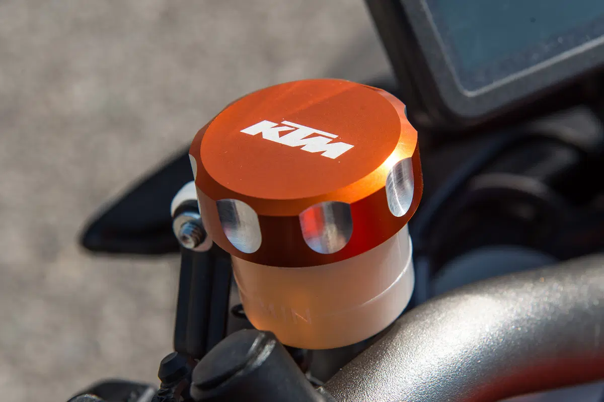 KTM 1290 SuperDuke R Special Powerparts  (18)