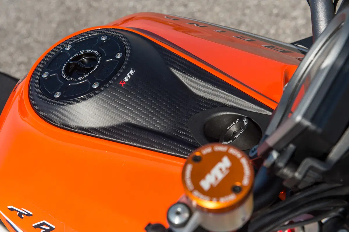 KTM 1290 SuperDuke R Special Powerparts  (22)