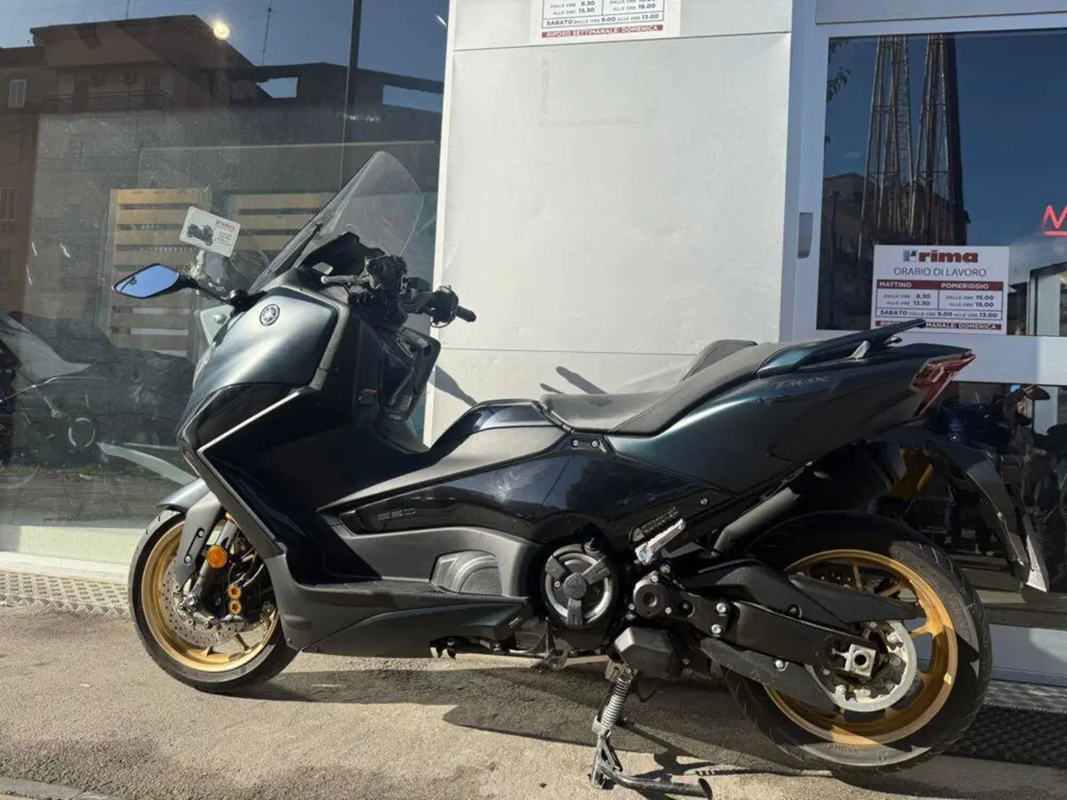 Yamaha T-Max 560 (2022 - 24) (2)