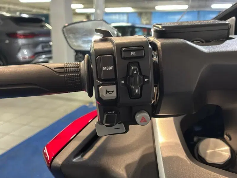 Honda Forza 750 DCT Style (2021 - 24) (12)