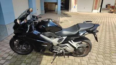 Honda VFR 800 F (2014 - 16) usata