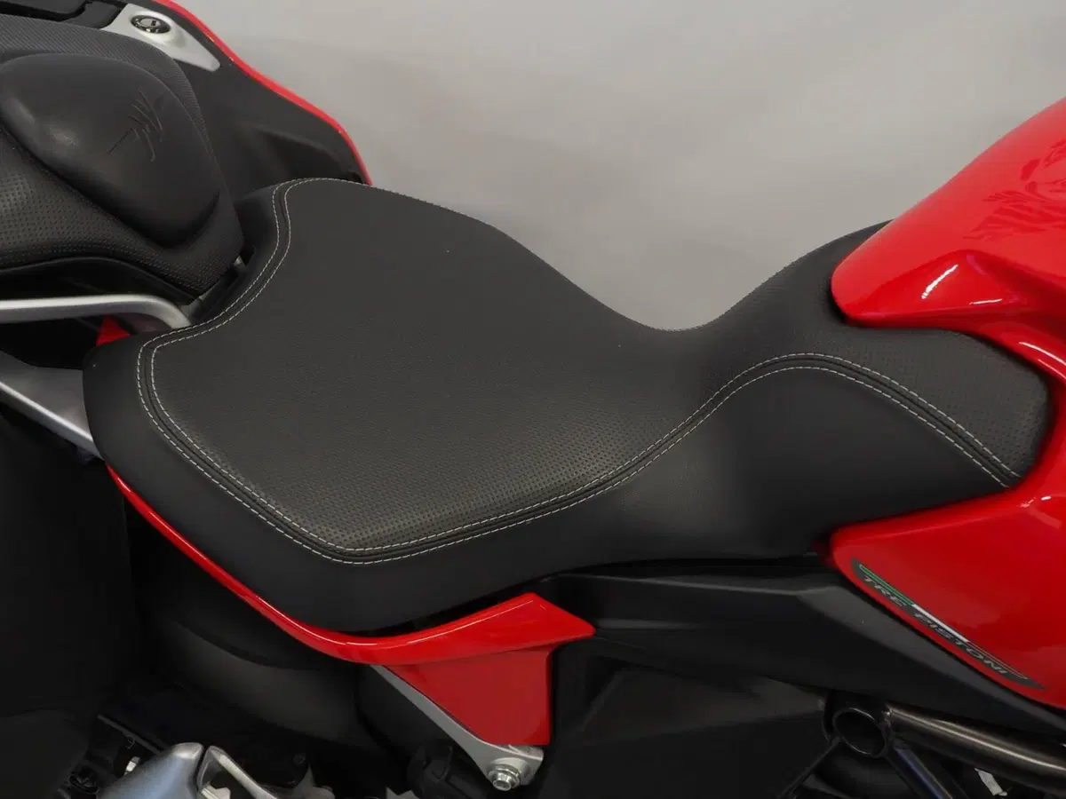 MV Agusta Turismo Veloce 800 (2014 - 16) (3)