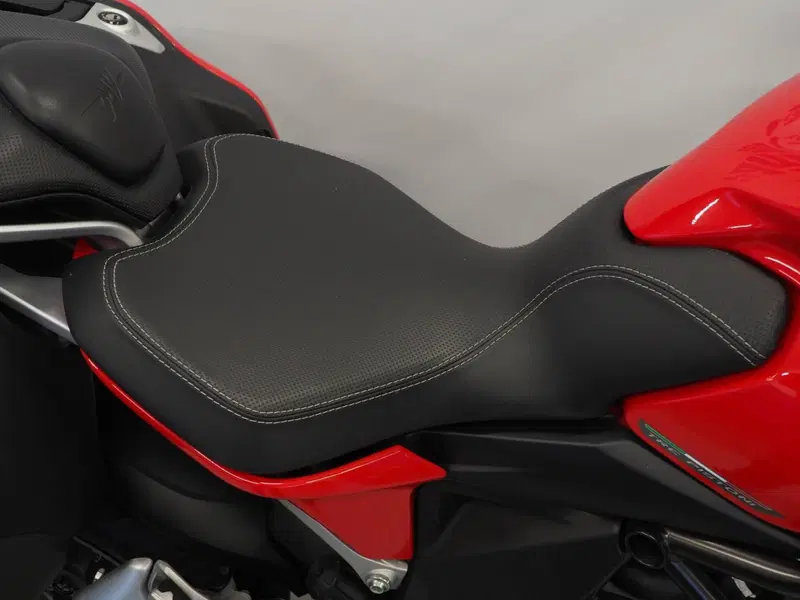MV Agusta Turismo Veloce 800 (2014 - 16) (3)