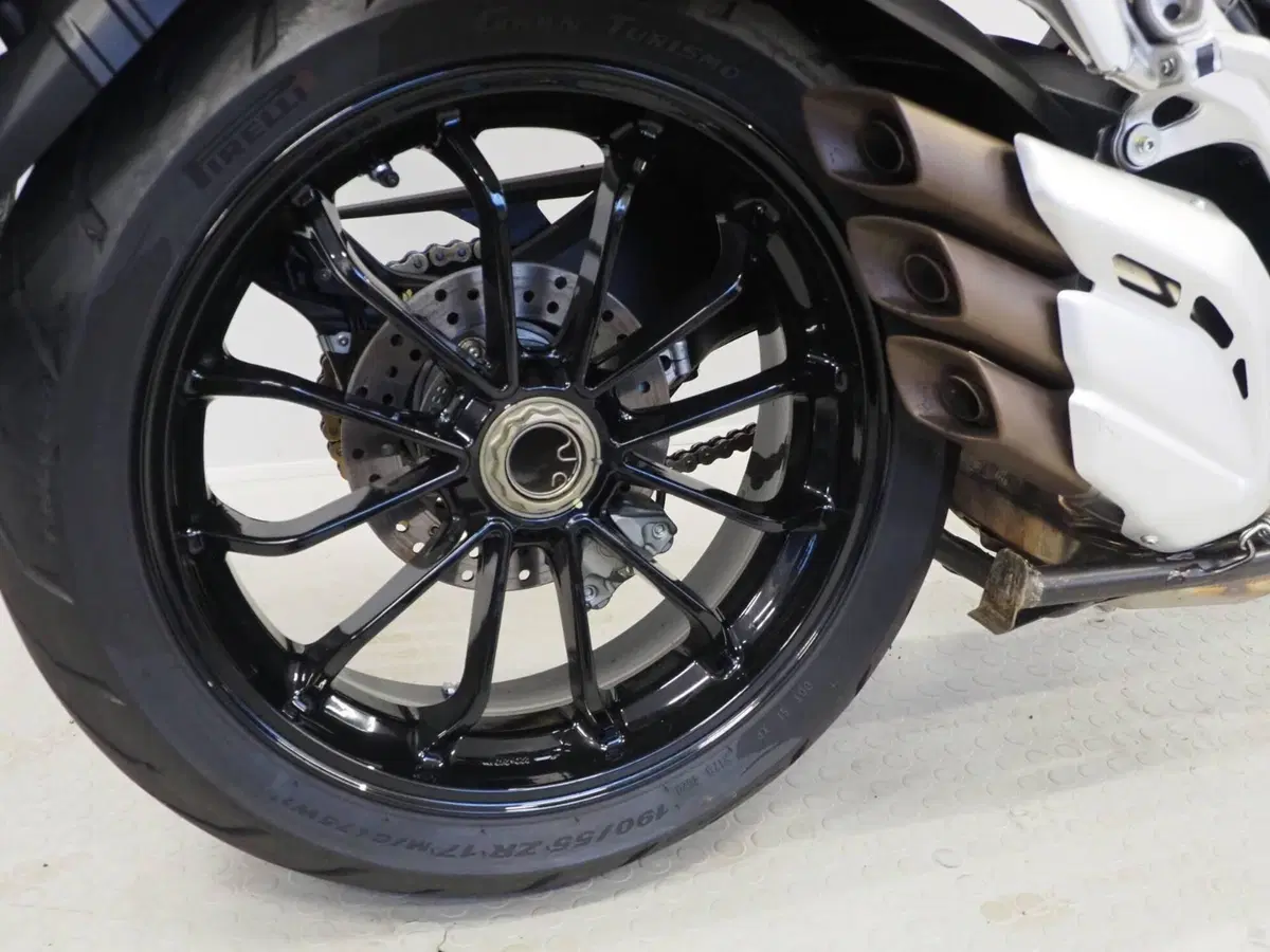 MV Agusta Turismo Veloce 800 (2014 - 16) (5)