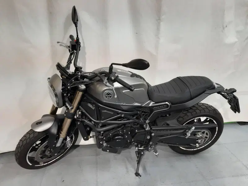 Benelli Leoncino 800 (2022 - 26) (2)