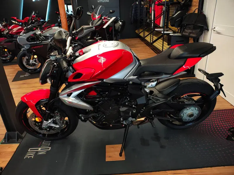 MV Agusta Brutale 801 RR Ottantesimo (2025 - 26) (2)