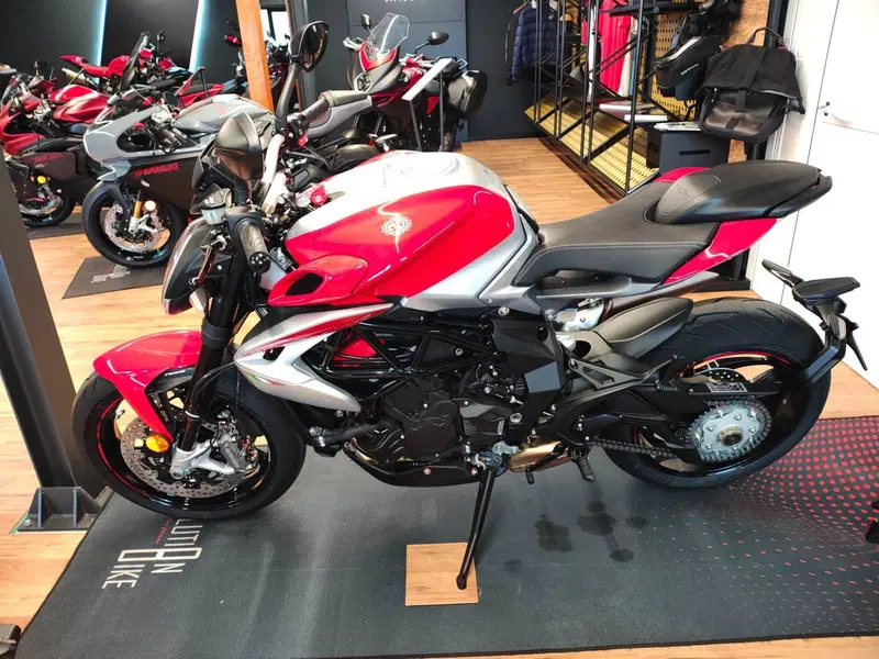 MV Agusta Brutale 801 RR Ottantesimo (2025 - 26) (3)