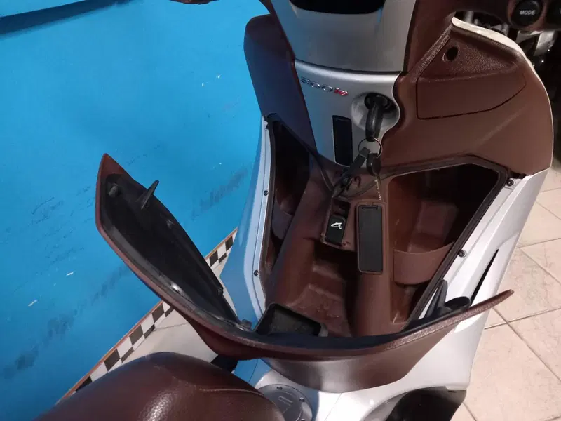 Piaggio Beverly 300 i.e. (2010 - 16) (17)