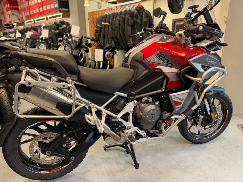 Triumph Tiger 1200 GT Explorer (2024 - 26) (2)