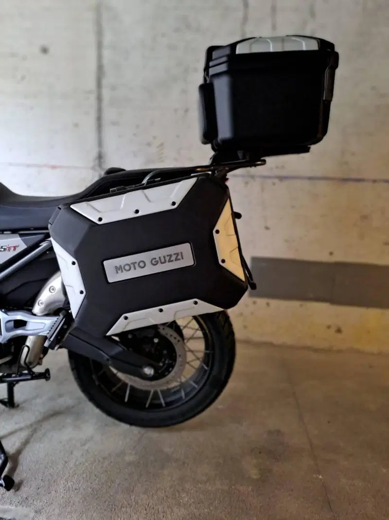 Moto Guzzi V85 TT Travel (2021 - 23) (7)