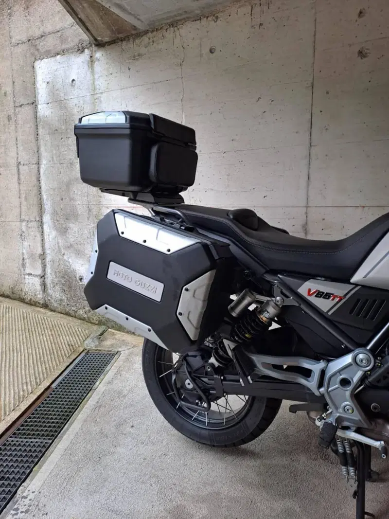 Moto Guzzi V85 TT Travel (2021 - 23) (8)