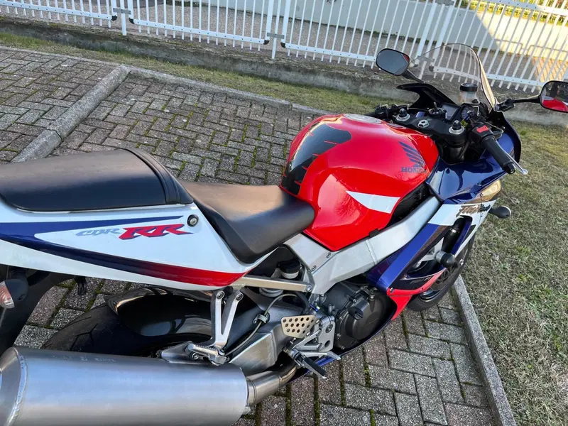 Honda CBR 900 RR Fireblade (2000 - 01) (13)