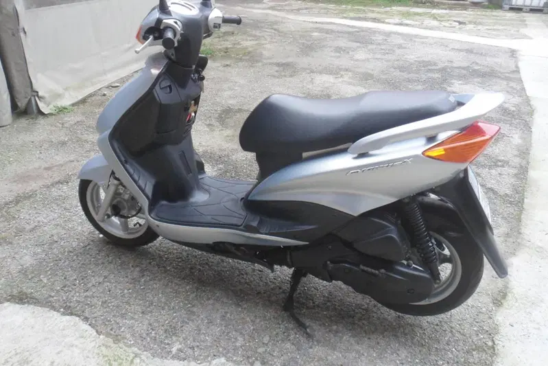 Yamaha Cygnus X 125 (2004 - 05) (4)