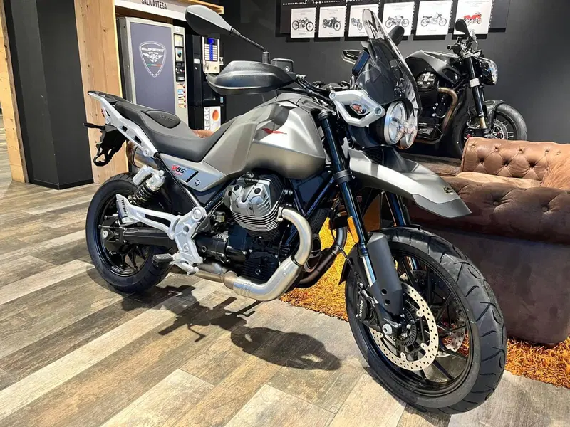 Moto Guzzi V85 Strada (2024 - 26)