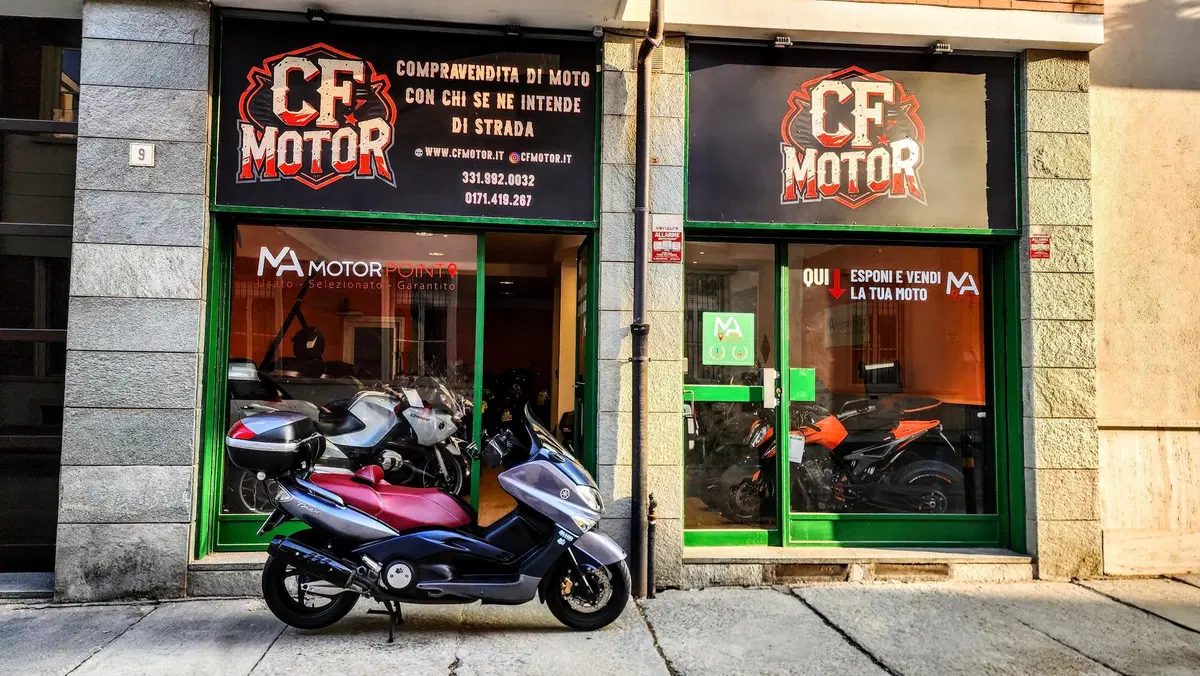 Yamaha T-Max 500 Black Max (2006 - 07) (2)