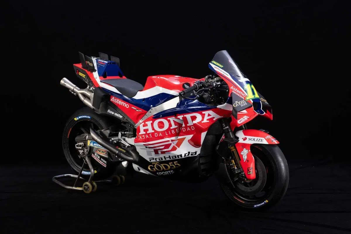 MotoGP 2026. Il team LCR svela le nuove livree: ecco i colori di Johann Zarco e del rookie Diogo Moreira (5)