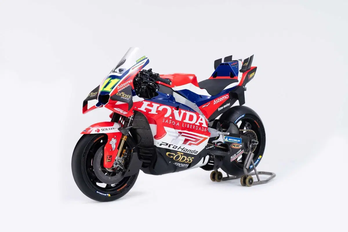 MotoGP 2026. Il team LCR svela le nuove livree: ecco i colori di Johann Zarco e del rookie Diogo Moreira (3)
