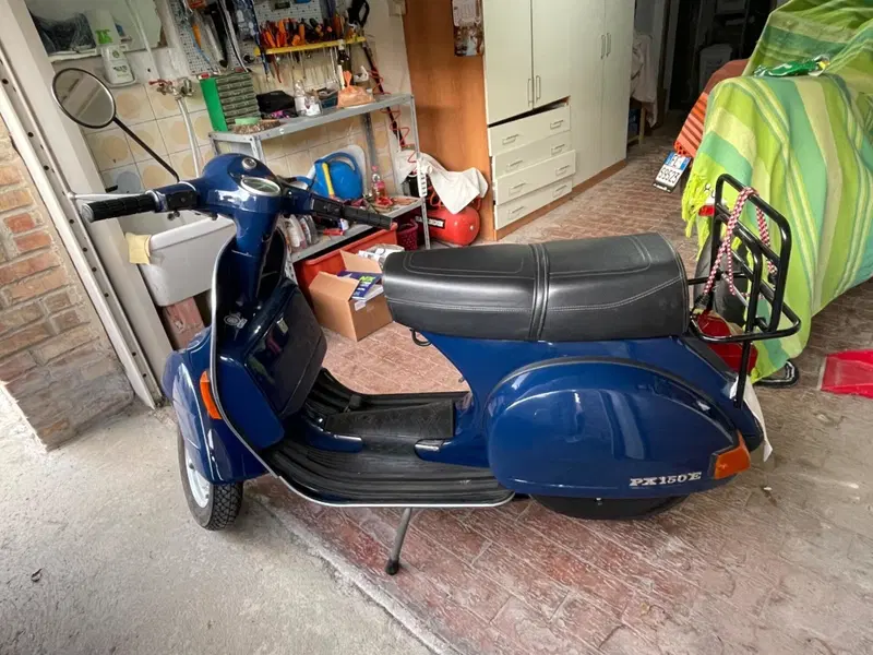 Piaggio Vespa PX150E (7)