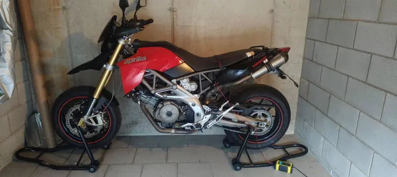 Aprilia Dorsoduro 750 (2009 - 14) (5)